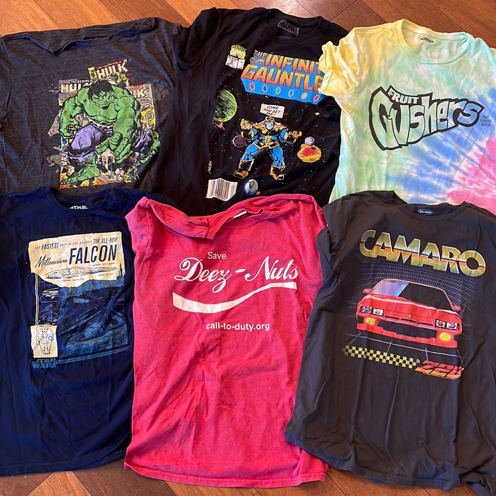 Group of 6 Men’s graphic T’s